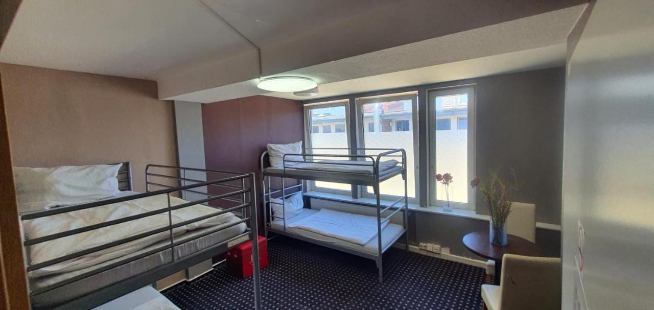 Isas Hostel Берлін Екстер'єр фото
